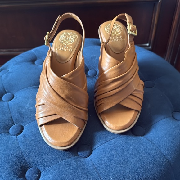 Vince Camuto Fencheli Slingbacks. - Picture 3 of 5